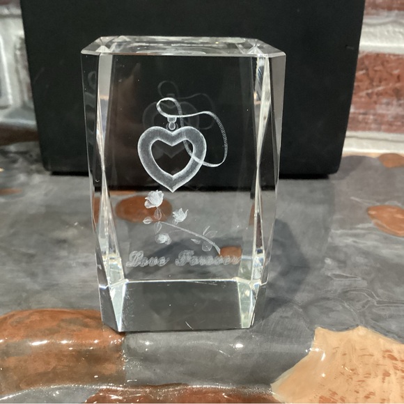 Beautiful Crystal Cut Glass - “Love Forever” Heart & Roses Themed - Excellent - Picture 2 of 10